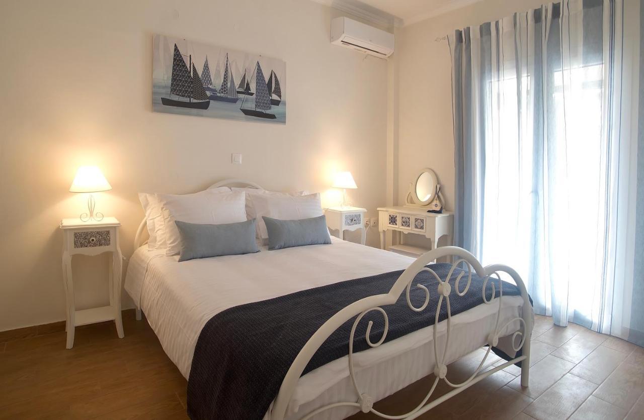 Corfu  The Bluehouse - Spacious Top Floor Flat With Parking, By Mon Repos Beach מראה חיצוני תמונה