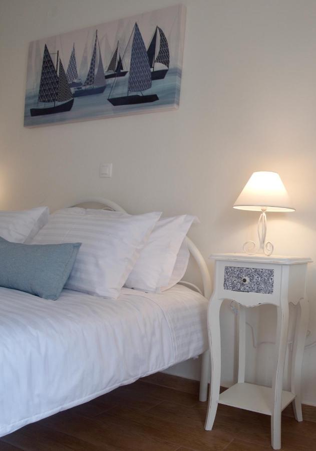 Corfu  The Bluehouse - Spacious Top Floor Flat With Parking, By Mon Repos Beach מראה חיצוני תמונה