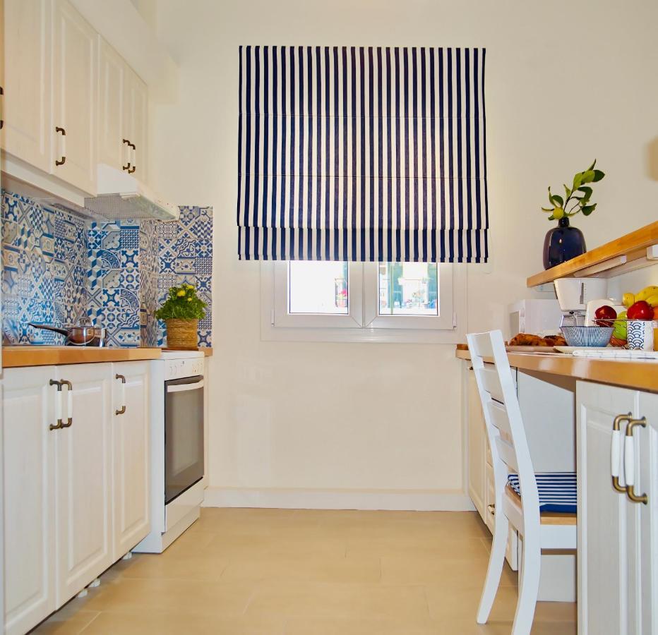 Corfu  The Bluehouse - Spacious Top Floor Flat With Parking, By Mon Repos Beach מראה חיצוני תמונה