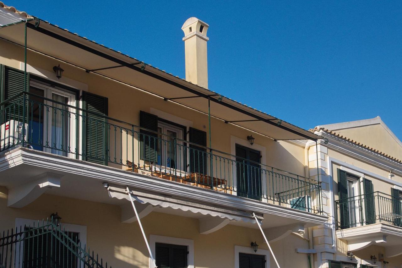 Corfu  The Bluehouse - Spacious Top Floor Flat With Parking, By Mon Repos Beach מראה חיצוני תמונה