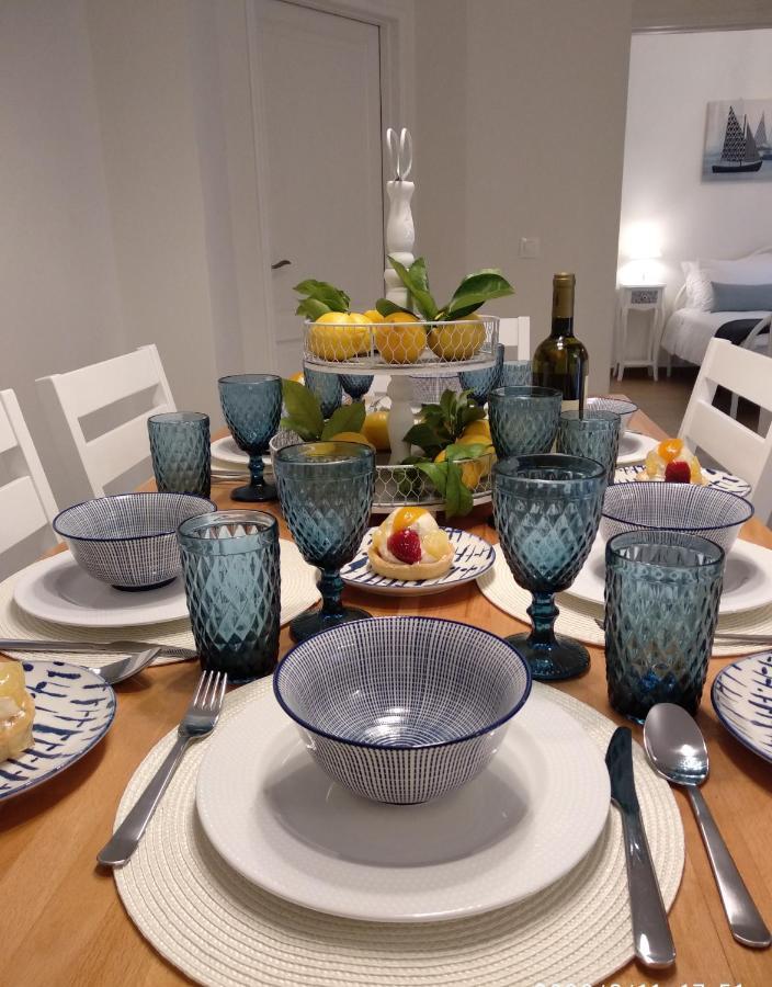 Corfu  The Bluehouse - Spacious Top Floor Flat With Parking, By Mon Repos Beach מראה חיצוני תמונה