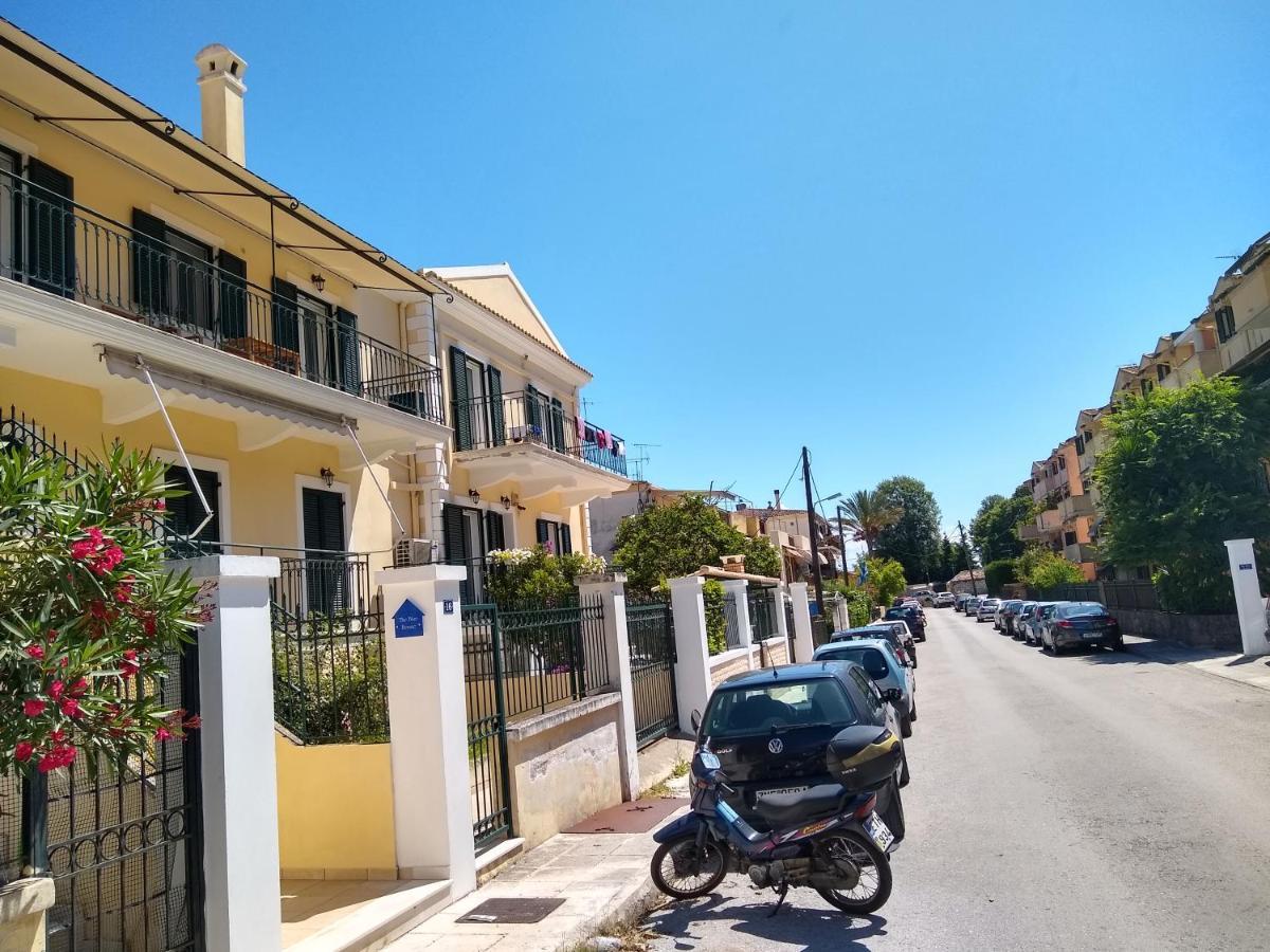 Corfu  The Bluehouse - Spacious Top Floor Flat With Parking, By Mon Repos Beach מראה חיצוני תמונה